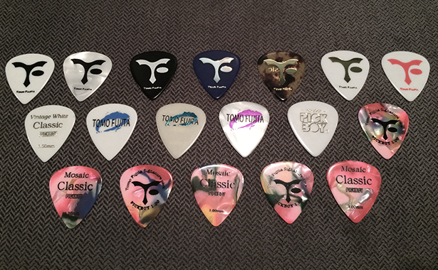 Pickboy Tomo Fujita signature pick